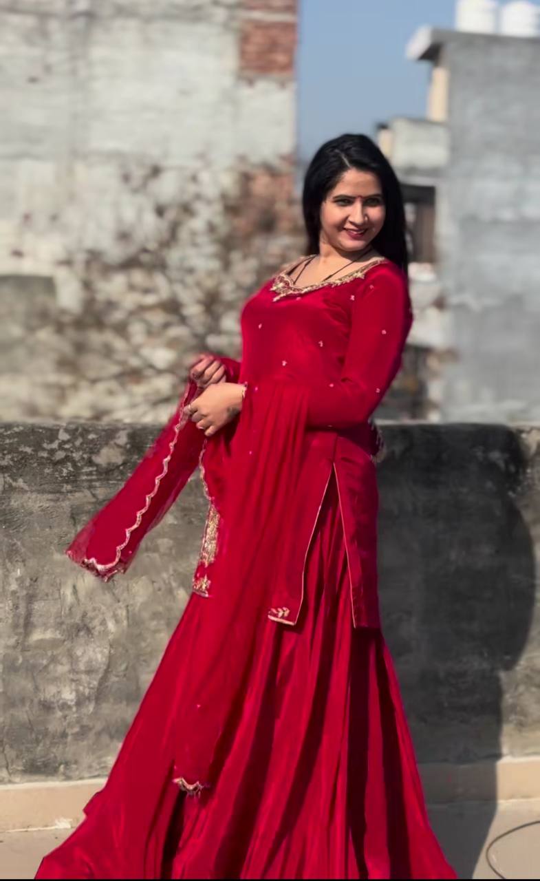 #BeadsWorkLehenga
#WeddingWear
#PartyWearLehenga
#TraditionalLook