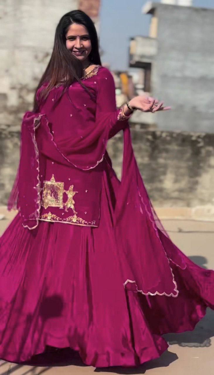 #LehengaDesign
#DesiVibes
#ElegantEthnicWear
#BridalFashion
#IndianEthnicWear
#FestivalLook