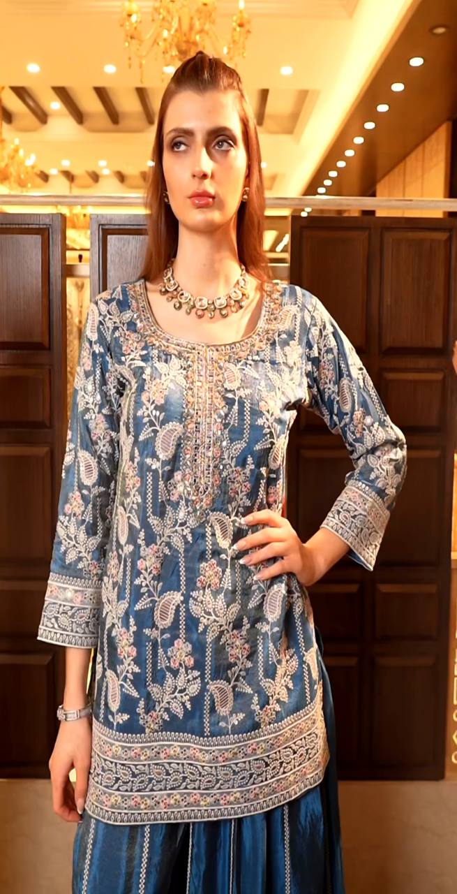  #ChicEthnicStyle #IndoWestern #EthnicChic #DesiLook 