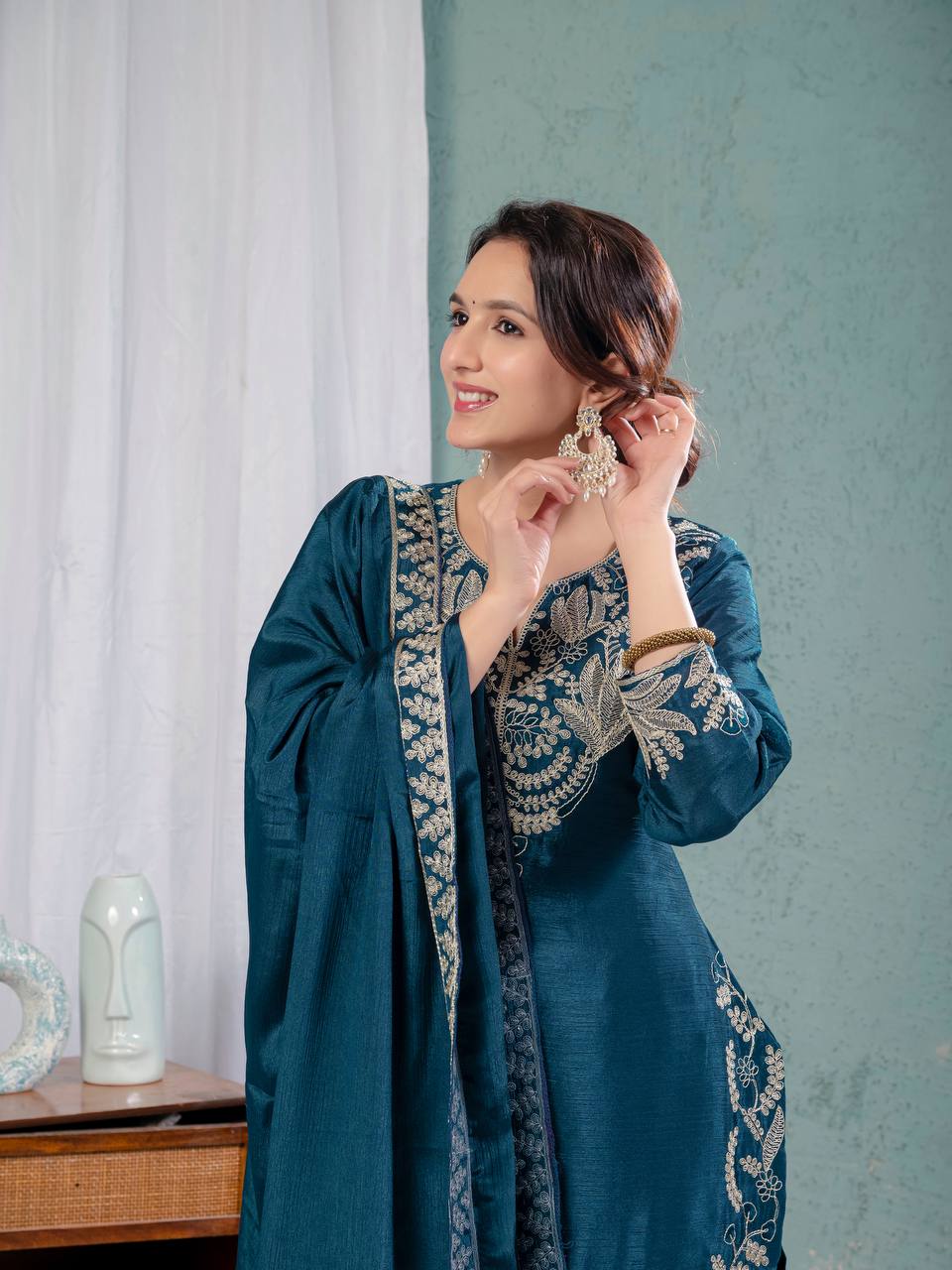 #EthnicWear
#IndianFashion
#FestiveWear
#TraditionalWear