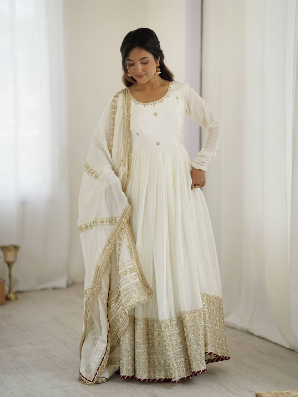 Dupatta Set with Gown

Indian Party Dress for Women

Anarkali Dress for Functions