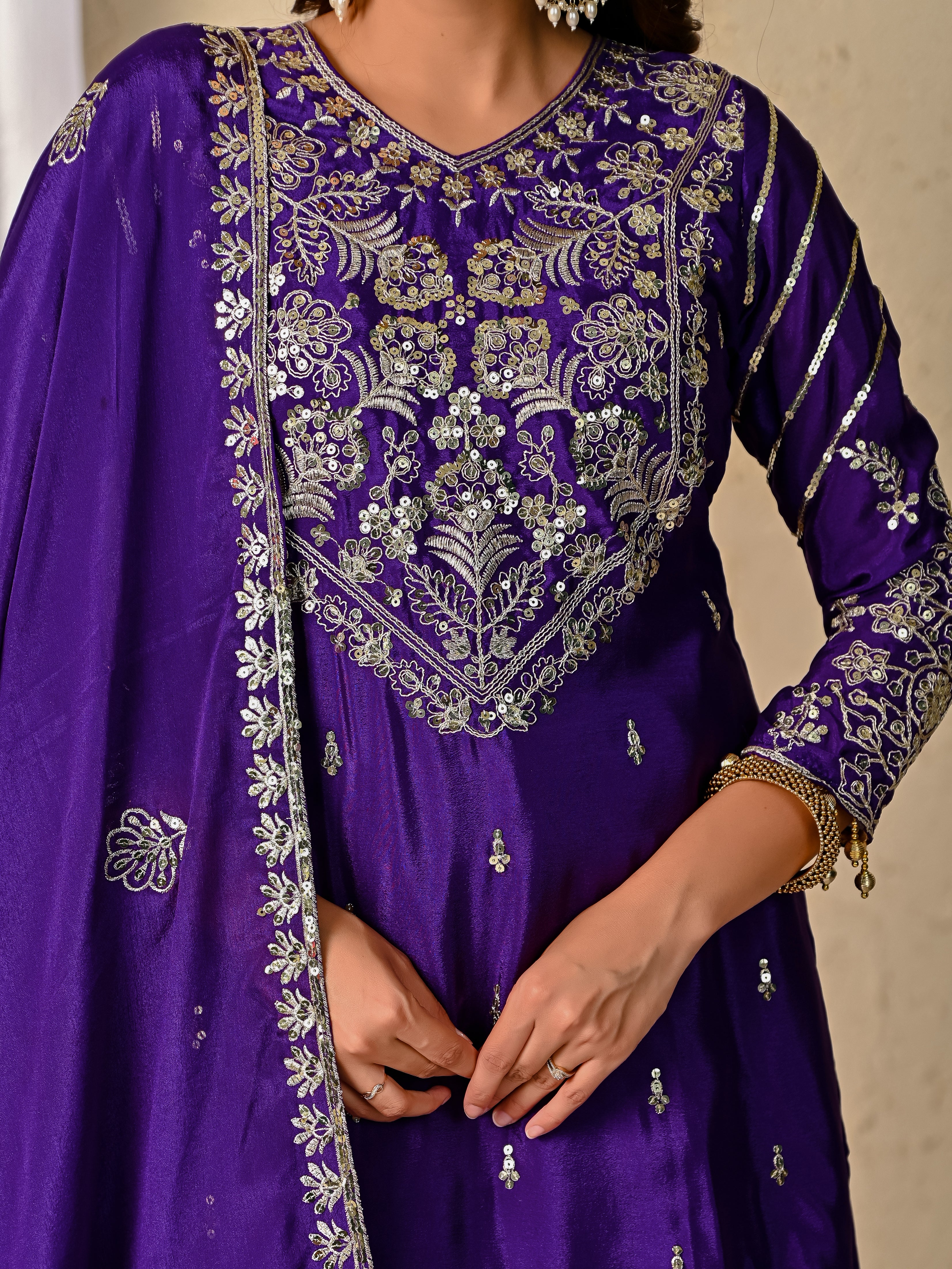 #ShararaSet #EthnicOutfit #BollywoodStyle #IndianFashion 